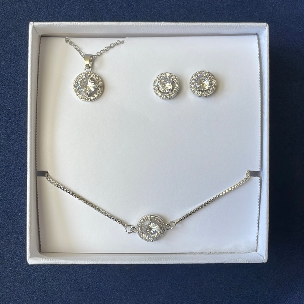 Bridesmaid Jewelry Set. Necklace, Bracelet and Earrings